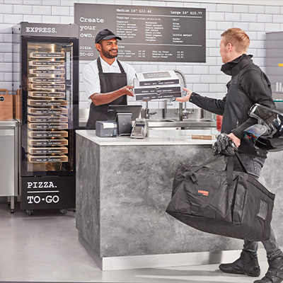 Flexeserve hot holding unit at a food-to-go counter